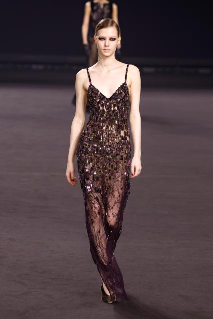 (260308) -- PARIS, March 8, 2026 (Xinhua) -- A model presents a creation from the ready-to-wear Fall/Winter 2026-2027 collections by Elie Saab during the Paris Fashion Week in Paris, France, March 7, 2026. (MeetEurope/Handout via Xinhua)