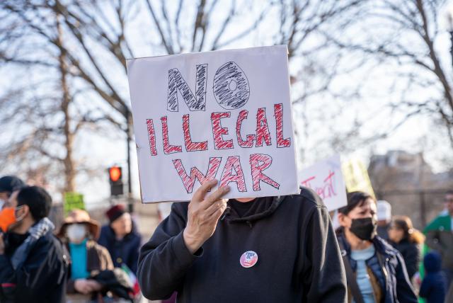 (260308) -- WASHINGTON, March 8, 2026 (Xinhua) -- People attend a rally against U.S.-Israeli attacks on Iran, in Washington, D.C., the United States, March 7, 2026. (Photo by Li Yuanqing/Xinhua)