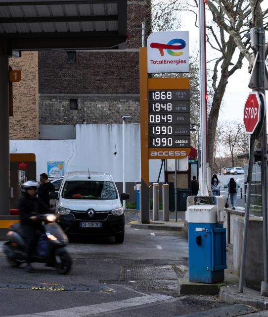(260309) -- PARIS, March 9, 2026 (Xinhua) -- Vehicles refuel at a gas station in Paris, France, on March 9, 2026. The European Union (EU) is closely monitoring rising energy prices amid disruptions linked to the war in the Middle East, a European Commission spokesperson said on Monday. (Xinhua/Wu Huiwo)