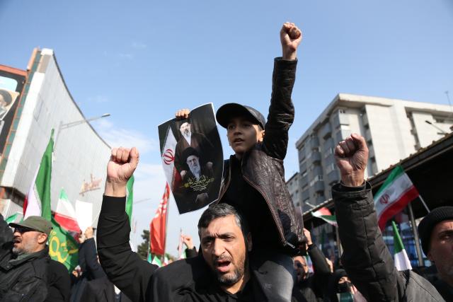 (260309) -- TEHRAN, March 9, 2026 (Xinhua) -- People attend gatherings to pledge allegiance to Iran's new Supreme Leader Mojtaba Khamenei at Enghelab Square in Tehran, Iran, on March 9, 2026. (Xinhua/Shadati)