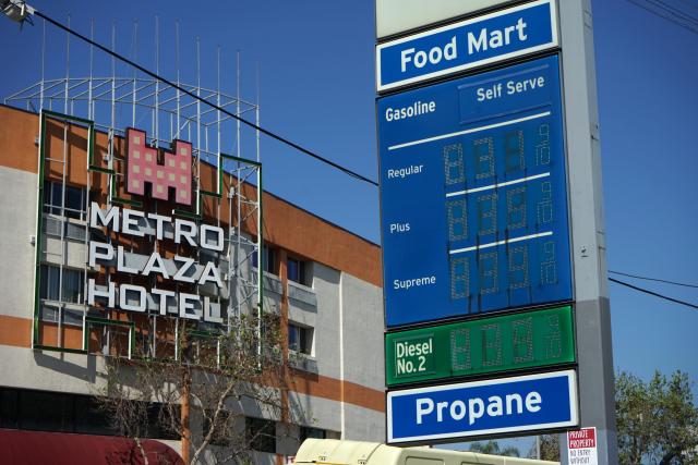 (260310) -- LOS ANGELES, March 10, 2026 (Xinhua) -- Gas prices are displayed at a gas station in Los Angeles, California, the United States, on March 9, 2026. TO GO WITH "Economic Watch: California motorists hit by soaring gas prices amid attacks on Iran" (Photo by Zeng Hui/Xinhua)
