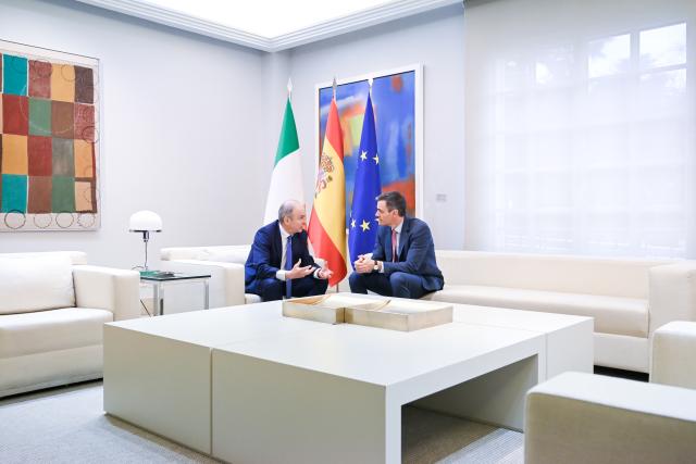 (260310) -- MADRID, March 10, 2026 (Xinhua) -- Spanish Prime Minister Pedro Sanchez (R) talks with visiting Irish Prime Minister Micheal Martin in Madrid, Spain, on March 10, 2026. (Photo by Gustavo Valiente/Xinhua)