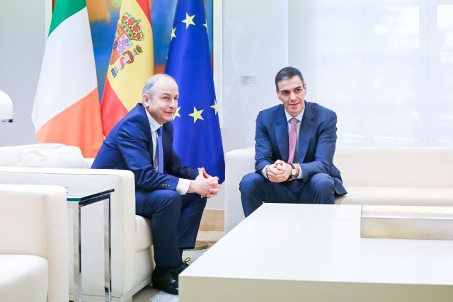 (260310) -- MADRID, March 10, 2026 (Xinhua) -- Spanish Prime Minister Pedro Sanchez (R) talks with visiting Irish Prime Minister Micheal Martin in Madrid, Spain, on March 10, 2026. (Photo by Gustavo Valiente/Xinhua)