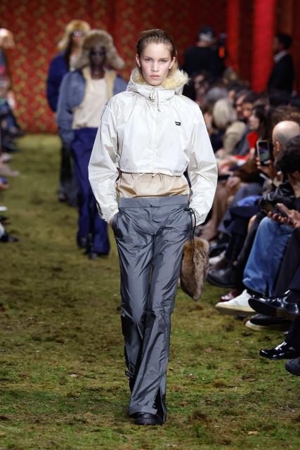 (260311) -- PARIS, March 11, 2026 (Xinhua) -- A model presents a creation from the Ready-to-Wear Fall/Winter 2026-2027 collections by Miu Miu during the Paris Fashion Week, in Paris, France, on March 10, 2026. (MeetEurope/Handout via Xinhua)