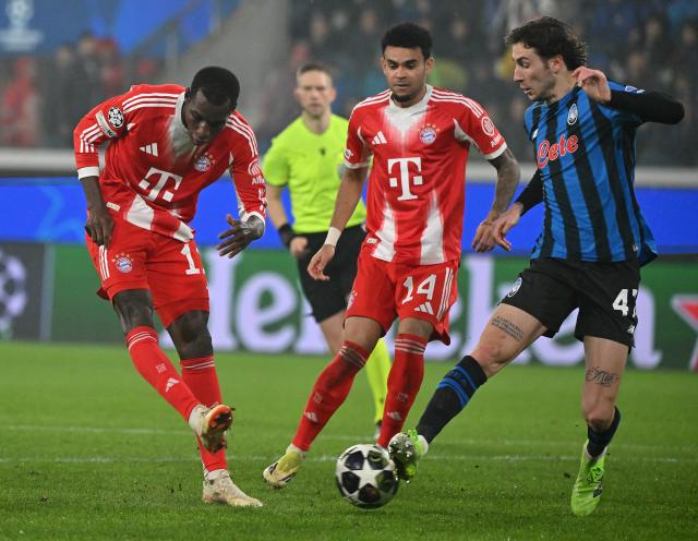 (260311) -- BERGAMO, March 11, 2026 (Xinhua) -- Bayern Munich's Nicolas Jackson (L) scores during the UEFA Champions League Round of 16 first leg match between Atalanta and Bayern Munich in Bergamo, Italy, March 10, 2026. (Photo by Alberto Lingria/Xinhua)
