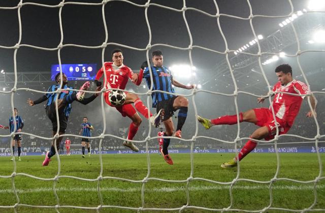 (260311) -- BERGAMO, March 11, 2026 (Xinhua) -- Bayern Munich's Jamal Musiala (2nd L) scores during the UEFA Champions League Round of 16 first leg match between Atalanta and Bayern Munich in Bergamo, Italy, March 10, 2026. (Photo by Alberto Lingria/Xinhua)