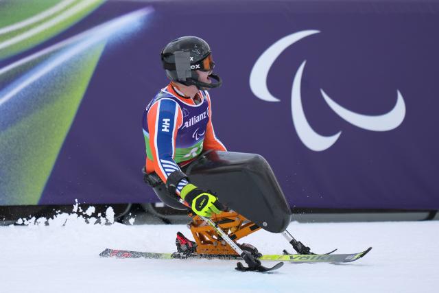 (260311) -- CORTINA D'AMPEZZO, March 11, 2026 (Xinhua) -- Jeroen Kampschreur of the Netherlands reacts during the Para Alpine Skiing Men's Alpine Combined Sitting event at the Milan-Cortina 2026 Paralympic Winter Games in Cortina D'ampezzo, Italy, March 10, 2026. (Xinhua/Lian Yi)