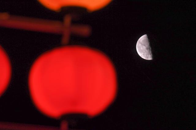 (260311) -- HARBIN, March 11, 2026 (Xinhua) -- This photo taken on March 11, 2026 shows a last quarter moon observed in Qiqihar, northeast China's Heilongjiang Province.
  The smallest last quarter moon of 2026 appeared on Wednesday. A last quarter moon rises around midnight and sets around noon. (Photo by Wang Yonggang/Xinhua)