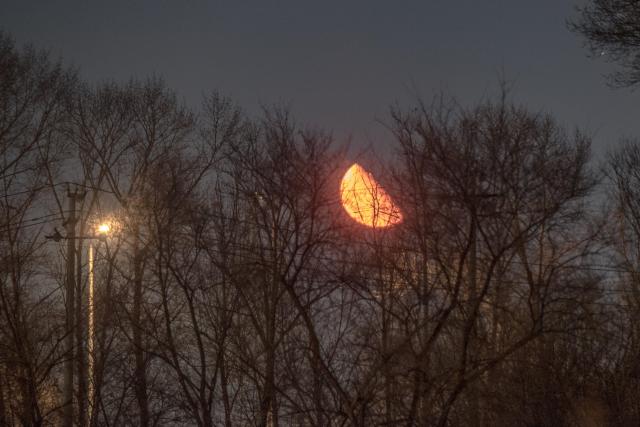 (260311) -- HARBIN, March 11, 2026 (Xinhua) -- This photo taken on March 11, 2026 shows a last quarter moon observed in Daqing, northeast China's Heilongjiang Province.
  The smallest last quarter moon of 2026 appeared on Wednesday. A last quarter moon rises around midnight and sets around noon. (Photo by Liu Wei/Xinhua)