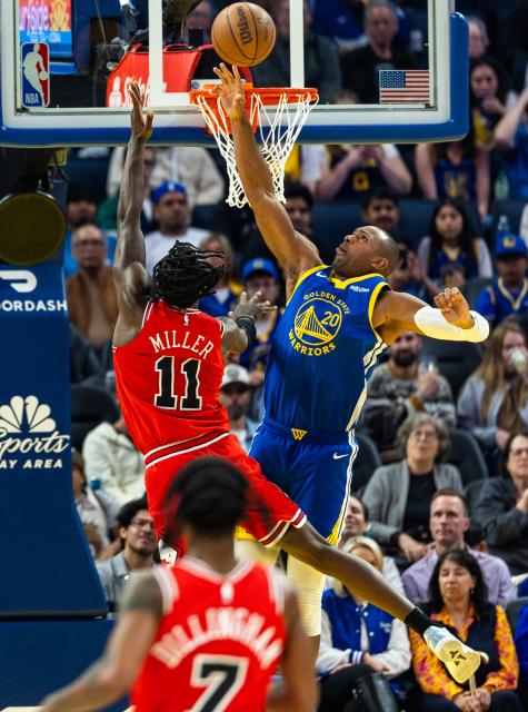 (260311) -- SAN FRANCISCO, March 11, 2026 (Xinhua) -- Al Horford (top R) of Golden State Warriors competes during the 2025-2026 NBA regular season basketball game between Chicago Bulls and Golden State Warriors in San Francisco, the United States, March 10, 2026. (Photo by Dong Xudong/Xinhua)