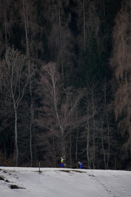 (260311) -- TESERO, March 11, 2026 (Xinhua) -- Anastasiia Bagiian (R) of Russia and her guider Sergei Siniakin compete during the women's 10km interval start classic Vision Impaired of Para Cross-Country Skiing at the Milan-Cortina 2026 Paralympic Winter Games in Tesero, Italy, March 11, 2026. (Xinhua/Lian Zhen)