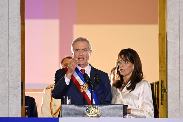 (260312) -- SANTIAGO, March 12, 2026 (Xinhua) -- Chile's President Jose Antonio Kast delivers a speech at the La Moneda Presidential Palace in Santiago, Chile, March 11, 2026.
  Kast took office on Wednesday as Chile's new president for the 2026-2030 term, succeeding Gabriel Boric. (Photo by Jorge Villegas/Xinhua)