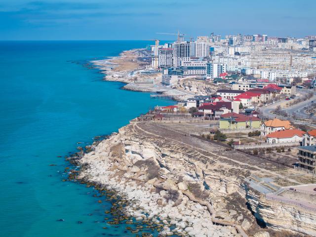 (260312) -- AKTAU, March 12, 2026 (Xinhua) -- An aerial drone photo taken on March 10, 2026 shows a coast scenery of the Caspian Sea in Aktau, Kazakhstan. (Xinhua/Li Renzi)