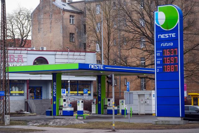 (260312) -- RIGA, March 12, 2026 (Xinhua) -- Photo taken on March 12, 2026, shows a fuel station in Riga, Latvia. Fuel prices in Latvia has risen recently as the Middle East conflict disrupted global oil supplies. (Photo by Edijs Palens/Xinhua)