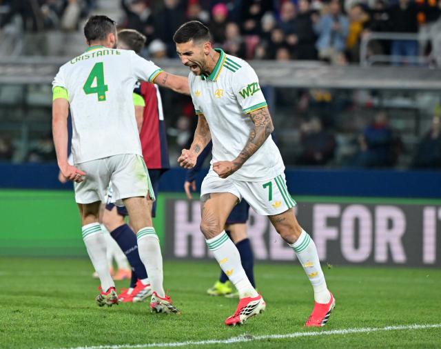 (260313) -- BOLOGNA, March 13, 2026 (Xinhua) -- Roma's Lorenzo Pellegrini (R) celebrates his goal during the Europa League round of 16 first leg match between Bologan and Roma in Bologna, Italy, March 12, 2026. (Photo by Alberto Lingria/Xinhua)