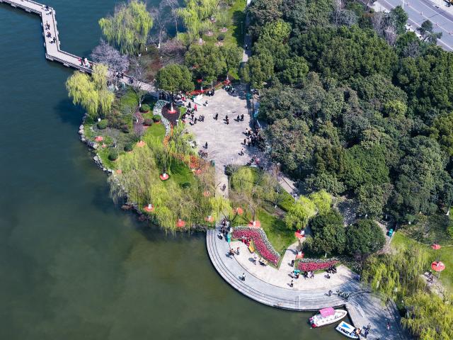 (260313) -- SHAOXING, March 13, 2026 (Xinhua) -- An aerial drone photo taken on March 13, 2026 shows a view of Guazhu lake in Shaoxing, east China's Zhejiang Province. (Xinhua/Xu Yu)