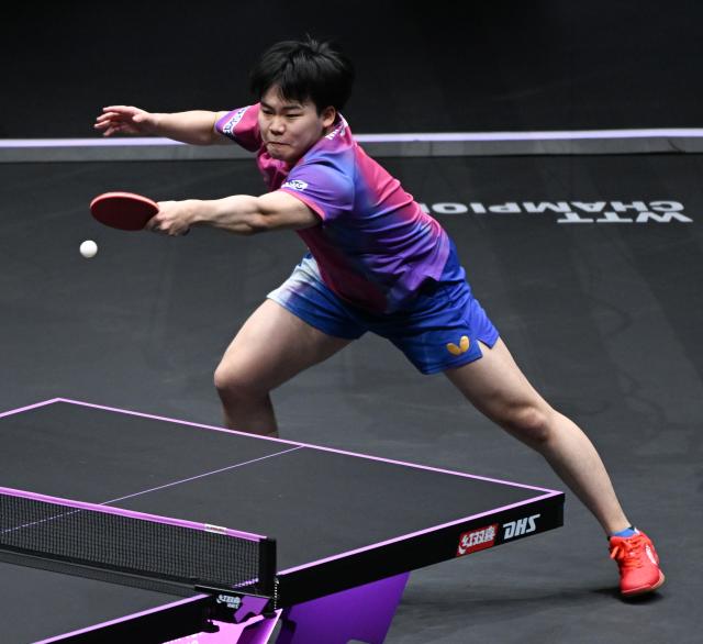 (260314) -- CHONGQING, March 14, 2026 (Xinhua) -- Matsushima Sora hits a return during the men's singles quarterfinal between Wang Chuqin of China and Matsushima Sora of Japan at the WTT Champions Chongqing 2026 in southwest China's Chongqing, March 14, 2026. (Xinhua/Chen Cheng)