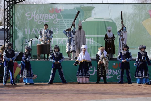 (260314) -- ASTANA, March 14, 2026 (Xinhua) -- Actors and actresses perform during a Nauryz festival celebration in Astana, Kazakhstan, March 14, 2026. Regarded as the beginning of a New Year and one of the most important festivals in Central Asian countries, Nauryz (also known as Nowruz) marks the first day of spring. (Photo by Kalizhan Ospanov/Xinhua)