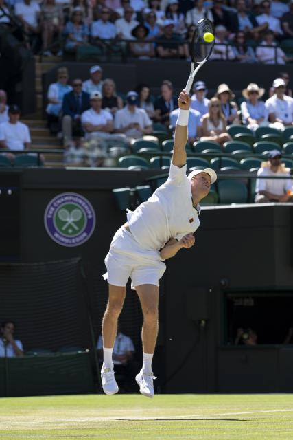 (260708) -- LONDON, July 8, 2026 (Xinhua) -- Jannik Sinner serves during the men's singles quarterfinal between Jannik Sinner of Italy and Jan-Lennard Struff of Germany at the Wimbledon Tennis Championships in London, Britain, on July 7, 2026. (Photo by Stephen Chung/Xinhua)