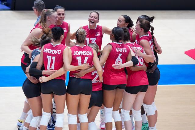 (260708) -- HONG KONG, July 8, 2026 (Xinhua) -- Players of Canada celebrate winning the Pool 8 match between China and Canada at the Women's Volleyball Nations League (VNL) 2026 in Hong Kong, south China, July 8, 2025. (Xinhua/Zhu Wei)