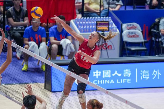 (260708) -- HONG KONG, July 8, 2026 (Xinhua) -- Anna Smrek of Canada competes during the Pool 8 match between China and Canada at the Women's Volleyball Nations League (VNL) 2026 in Hong Kong, south China, July 8, 2025. (Xinhua/Zhu Wei)