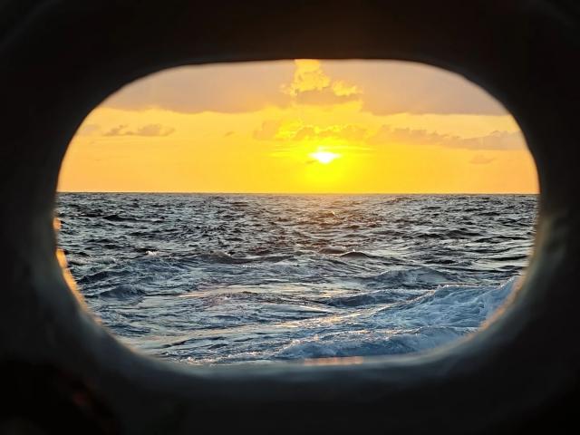 (260709) -- SANSHA, July 9, 2026 (Xinhua) -- This photo taken on July 8, 2026 shows a view of the sunset over the waters surrounding the Xisha Islands, south China's Hainan Province. (Xinhua/Xing Guangli)
