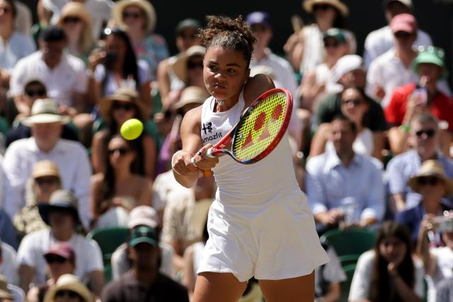 (260709) -- LONDON, July 9, 2026 (Xinhua) -- Jasmine Paolini of Itlay returns the ball during the women's singles quarterfinal match against Marta Kostyuk of Ukraine at the Wimbledon Tennis Championships in London, Britain, on July 8, 2026. (Photo by Dinendra Haria/Xinhua)