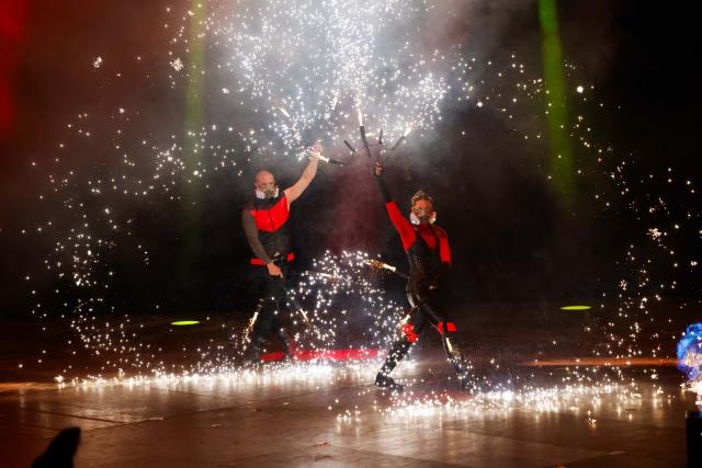 (260709) -- CANBERRA, July 9, 2026 (Xinhua) -- Performers present a fire show during the "Winter in the City" event in Canberra, Australia, July 8, 2026. (Photo by Chu Chen/Xinhua)