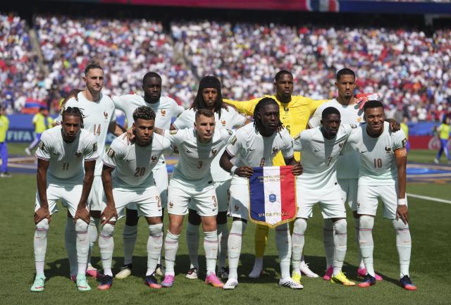 (260710) -- BOSTON, July 10, 2026 (Xinhua) -- Starting players of France pose for a group photo before the quarter final match between France and Morocco at the 2026 FIFA World Cup at Boston Stadium in Boston, the United States, July 9, 2026. (Xinhua/Lui Siu Wai)