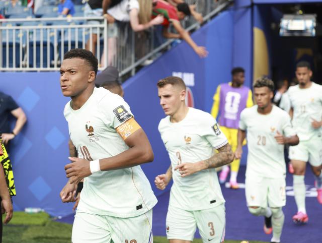 (260710) -- BOSTON, July 10, 2026 (Xinhua) -- Kylian Mbappe (front) of France goes into the pitch before the second half of the quarter final match between France and Morocco at the 2026 FIFA World Cup at Boston Stadium in Boston, the United States, July 9, 2026. (Xinhua/Hu Xingyu)