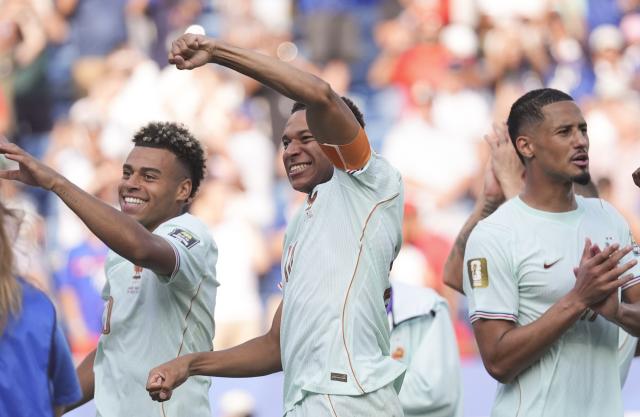 (260710) -- BOSTON, July 10, 2026 (Xinhua) -- Players of France celebrate for victory after the quarter final match between France and Morocco at the 2026 FIFA World Cup at Boston Stadium in Boston, the United States, July 9, 2026. (Xinhua/Lui Siu Wai)