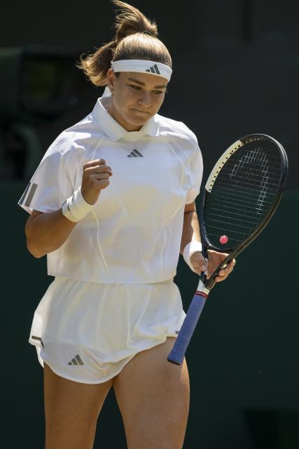 (260710) -- LONDON, July 10, 2026 (Xinhua) -- Karolina Muchova of the Czech Republic reacts during the women's semifinal match against Coco Gauff of the United States at the Wimbledon Tennis Championships in London, Britain, on July 9, 2026. (Photo by Stephen Chung/Xinhua)