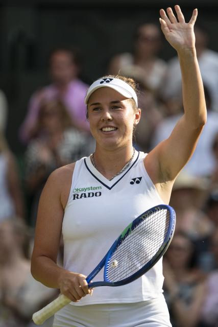 (260710) -- LONDON, July 10, 2026 (Xinhua) -- Linda Noskova of the Czech Republic celebrates after winning the women's semifinal match against Marta Kostyuk of Ukraine at the Wimbledon Tennis Championships in London, Britain, on July 9, 2026. (Photo by Stephen Chung/Xinhua)