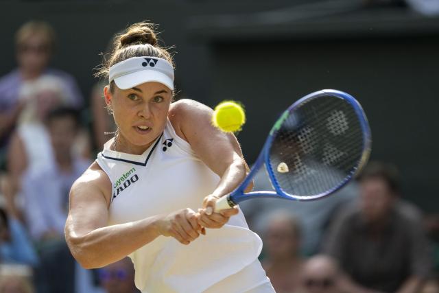 (260710) -- LONDON, July 10, 2026 (Xinhua) -- Linda Noskova of the Czech Republic hits a return during the women's semifinal match against Marta Kostyuk of Ukraine at the Wimbledon Tennis Championships in London, Britain, on July 9, 2026. (Photo by Stephen Chung/Xinhua)