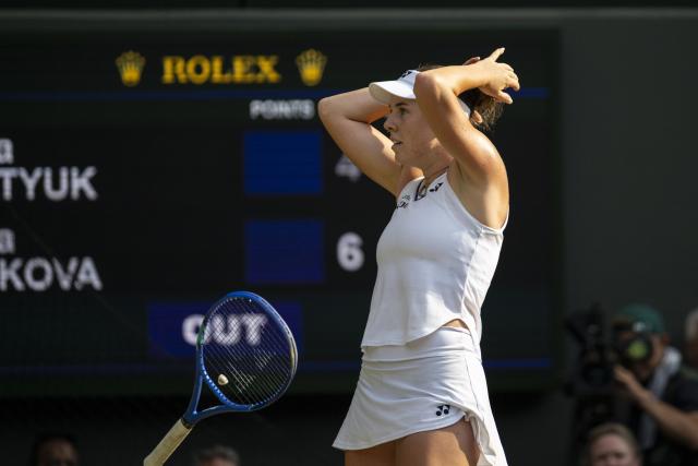 (260710) -- LONDON, July 10, 2026 (Xinhua) -- Linda Noskova of the Czech Republic celebrates after winning the women's semifinal match against Marta Kostyuk of Ukraine at the Wimbledon Tennis Championships in London, Britain, on July 9, 2026. (Photo by Stephen Chung/Xinhua)