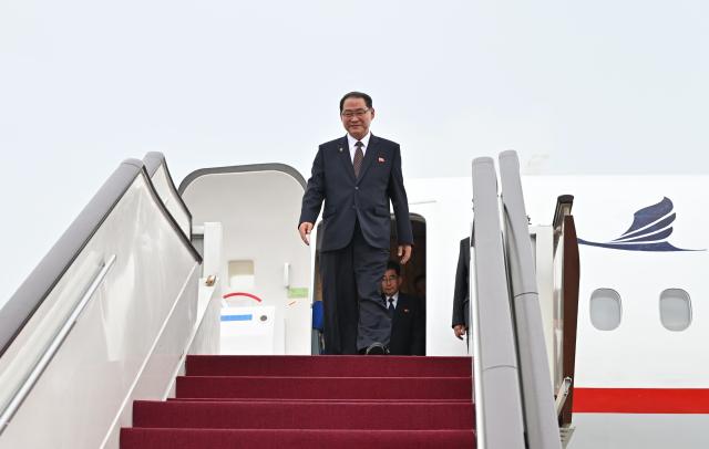 (260710) -- BEIJING, July 10, 2026 (Xinhua) -- Pak Thae Song, premier of the Cabinet of the Democratic People's Republic of Korea (DPRK), also member of the Presidium of the Political Bureau of the Central Committee of the Workers' Party of Korea and vice president of the State Affairs Commission of the DPRK, arrives in Beijing, capital of China, July 10, 2026.
  At the invitation of the Central Committee of the Communist Party of China (CPC) and the government of the People's Republic of China, Pak leads a party and government delegation to pay an official visit to China from Friday to Sunday.
  During the visit, Pak will attend the commemorative event of the 65th anniversary of the China-DPRK Treaty of Friendship, Cooperation and Mutual Assistance. (Xinhua/Li Xin)