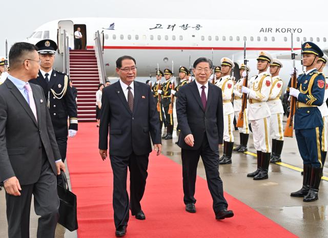 (260710) -- BEIJING, July 10, 2026 (Xinhua) -- Pak Thae Song, premier of the Cabinet of the Democratic People's Republic of Korea (DPRK), also member of the Presidium of the Political Bureau of the Central Committee of the Workers' Party of Korea and vice president of the State Affairs Commission of the DPRK, arrives in Beijing, capital of China, July 10, 2026.
  At the invitation of the Central Committee of the Communist Party of China (CPC) and the government of the People's Republic of China, Pak leads a party and government delegation to pay an official visit to China from Friday to Sunday.
  During the visit, Pak will attend the commemorative event of the 65th anniversary of the China-DPRK Treaty of Friendship, Cooperation and Mutual Assistance. (Xinhua/Li Xin)