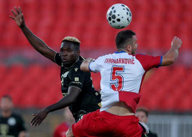 (260710) -- NOVI SAD, July 10, 2026 (Xinhua) -- Ferencvaros' Bamidele Yusuf (L) vies with Vojvodina's Djordje Crnomarkovic during the 1st leg of the first qualifying round football match between Vojvodina and Ferencvaros at the 2026/27 UEFA Europa League in Novi Sad, Serbia, on July 9, 2026. (Photo by Predrag Milosavljevic/Xinhua)