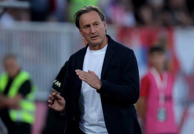 (260710) -- NOVI SAD, July 10, 2026 (Xinhua) -- Vojvodina's head coach Miroslav Tanjga gestures during the 1st leg of the first qualifying round football match between Vojvodina and Ferencvaros at the 2026/27 UEFA Europa League in Novi Sad, Serbia, on July 9, 2026. (Photo by Predrag Milosavljevic/Xinhua)