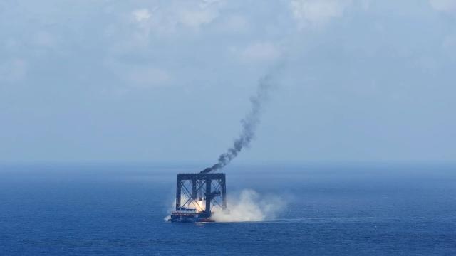 (260710) -- SOUTH CHINA SEA, July 10, 2026 (Xinhua) -- This drone photo taken on July 10, 2026 shows the successful capture of the returned first stage of Long March-10B carrier rocket on a seaborne platform via a net-capture system.
  China successfully launched the Long March-10B carrier rocket at the Hainan commercial spacecraft launch site in south China's Hainan Province on Friday, achieving its first-ever controlled recovery of a carrier rocket's first stage. (Xinhua/Xing Guangli)