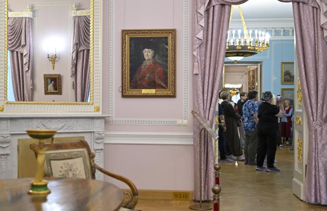 (260710) -- TVER, July 10, 2026 (Xinhua) -- People visit an art gallery in Tver, Russia, July 8, 2026. Tver, capital of Tver Oblast in Russia, is located on the upper reaches of the Volga River, about 180 kilometers by car from Moscow. (Xinhua/Hao Jianwei)