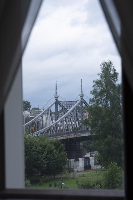 (260710) -- TVER, July 10, 2026 (Xinhua) -- This photo taken on July 8, 2026 shows the view outside a window of an art gallery in Tver, Russia. Tver, capital of Tver Oblast in Russia, is located on the upper reaches of the Volga River, about 180 kilometers by car from Moscow. (Xinhua/Gao Wei)