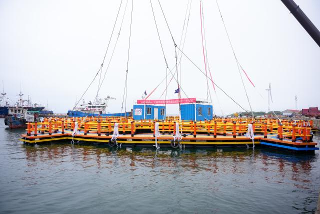 (260710) -- QINGDAO, July 10, 2026 (Xinhua) -- This photo taken on July 10, 2026 shows the large offshore platform for controlled in-situ experiments on coastal ecosystems being deployed in the Yellow Sea off Rongcheng in east China's Shandong Province. China on Friday put into operation a large offshore platform for controlled in-situ experiments regarding coastal ecosystems, marking a new phase of systematic, intelligent and open coastal ecological research in the country.
  Developed by the Institute of Oceanology under the Chinese Academy of Sciences (IOCAS), the facility is deployed in the Yellow Sea off Rongcheng in east China's Shandong Province. It is the country's largest open-access facility for in-situ coastal experiments, the IOCAS said.
  TO GO WITH "China launches large offshore lab for coastal eco-studies" (IOCAS/Handout via Xinhua)