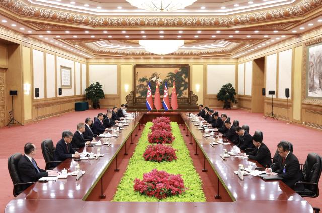 (260710) -- BEIJING, July 10, 2026 (Xinhua) -- General Secretary of the Communist Party of China Central Committee and Chinese President Xi Jinping meets with Pak Thae Song, premier of the Cabinet of the Democratic People's Republic of Korea (DPRK), at the Great Hall of the People in Beijing, capital of China, on July 10, 2026. Pak is also a member of the Presidium of the Political Bureau of the Central Committee of the Workers' Party of Korea and vice president of the State Affairs Commission of the DPRK. (Xinhua/Ding Lin)