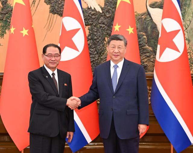 (260710) -- BEIJING, July 10, 2026 (Xinhua) -- General Secretary of the Communist Party of China Central Committee and Chinese President Xi Jinping meets with Pak Thae Song, premier of the Cabinet of the Democratic People's Republic of Korea (DPRK), at the Great Hall of the People in Beijing, capital of China, on July 10, 2026. Pak is also a member of the Presidium of the Political Bureau of the Central Committee of the Workers' Party of Korea and vice president of the State Affairs Commission of the DPRK. (Xinhua/Li Xiang)