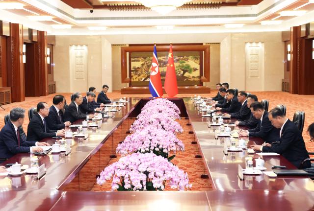 (260710) -- BEIJING, July 10, 2026 (Xinhua) -- Zhao Leji, chairman of the National People's Congress Standing Committee, meets with Pak Thae Song, premier of the Cabinet of the Democratic People's Republic of Korea (DPRK), in Beijing, capital of China, on July 10, 2026. Pak is also a member of the Presidium of the Political Bureau of the Central Committee of the Workers' Party of Korea and vice president of the State Affairs Commission of the DPRK. (Xinhua/Liu Weibing)