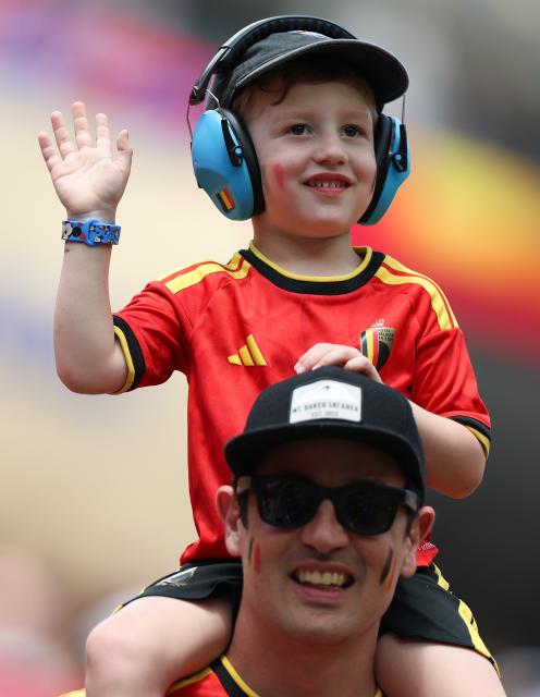 (260711) -- LOS ANGELES, July 11, 2026 (Xinhua) -- Fans of team Belgium are seen before the quarter final match between Spain and Belgium at the 2026 FIFA World Cup at Los Angeles Stadium in Los Angeles, the United States, July 10, 2026. (Xinhua/Bai Xuefei)