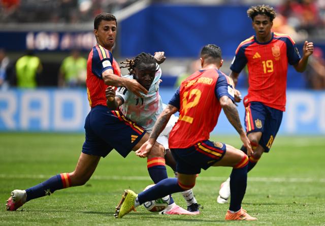 (260711) -- LOS ANGELES, July 11, 2026 (Xinhua) -- Jeremy Doku (2nd L) of Belgium competes during the quarter final match between Spain and Belgium at the 2026 FIFA World Cup at Los Angeles Stadium in Los Angeles, the United States, July 10, 2026. (Xinhua/Wu Xiaoling)