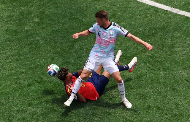 (260711) -- LOS ANGELES, July 11, 2026 (Xinhua) -- Lamine Yamal (back) of Spain falls on the ground during the quarter final match between Spain and Belgium at the 2026 FIFA World Cup at Los Angeles Stadium in Los Angeles, the United States, July 10, 2026. (Xinhua/Mao Siqian)