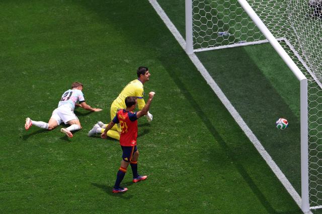 (260711) -- LOS ANGELES, July 11, 2026 (Xinhua) -- Thibaut Courtois (R), goalkeeper of Belgium, fails to make a save during the quarter final match between Spain and Belgium at the 2026 FIFA World Cup at Los Angeles Stadium in Los Angeles, the United States, July 10, 2026. (Xinhua/Mao Siqian)